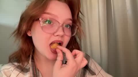 Snapshot of eva_kittenn chatting on 07/18/26, 08:29 eva_kittenn online show from 07/18/26, 08:29
