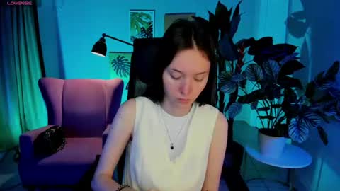 Snapshot of eva_leeee chatting on 06/21/26, 05:10 Eva online show from 06/21/26, 05:10