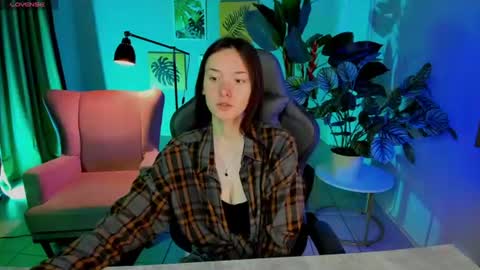 Snapshot of eva_leeee chatting on 06/23/26, 05:27 Eva online show from 06/23/26, 05:27