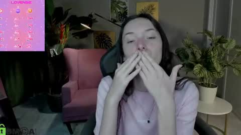 Snapshot of eva_leeee chatting on 07/22/26, 04:59 Eva online show from 07/22/26, 04:59