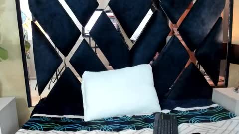    online show from 11/13/25, 02:54