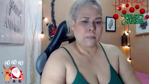 eva_love49 online show from 12/17/25, 12:55