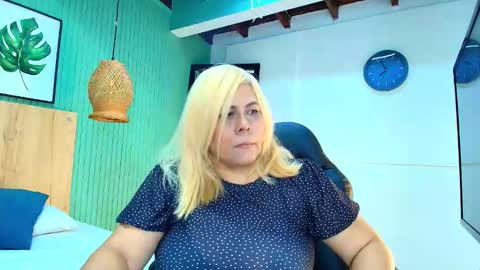 eva_love49 online show from 03/05/26, 07:10
