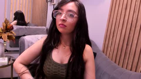 Angelinne online show from 12/17/25, 02:50