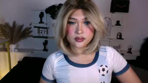 Queen Eva Mazikeen online show from 04/27/26, 09:35