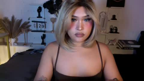 Queen Eva Mazikeen online show from 04/30/26, 11:53