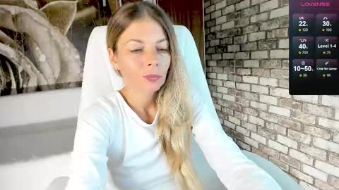 Snapshot of eva_melow chatting on 09/16/25, 03:13 Eva online show from 09/16/25, 03:13