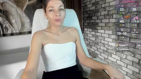 Snapshot of eva_melow chatting on 11/12/25, 02:06 Eva online show from 11/12/25, 02:06