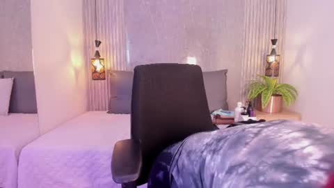 Snapshot of eva_milfxxx chatting on 06/14/26, 01:25 eva online show from 06/14/26, 01:25