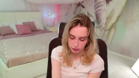 Snapshot of eva_mitchell chatting on 07/26/26, 12:23 Eva online show from 07/26/26, 12:23