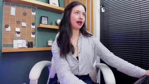 Snapshot of eva_monet chatting on 11/15/25, 03:52 eva_monet online show from 11/15/25, 03:52
