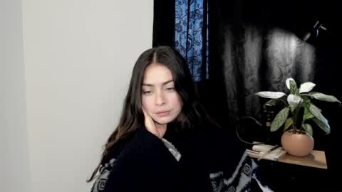 eva_monn online show from 12/18/24, 06:25