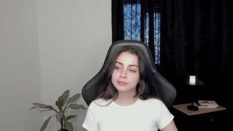 eva_monn online show from 01/16/25, 08:03