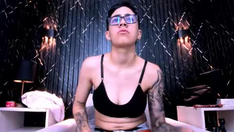 Eva cute online show from 12/21/25, 11:28