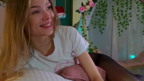 Eva online show from 12/16/24, 02:38