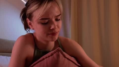 Eva online show from 02/17/25, 04:48