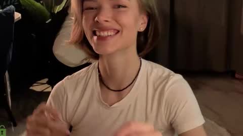 Snapshot of eva_natsumi chatting on 01/17/26, 04:43 Eva online show from 01/17/26, 04:43