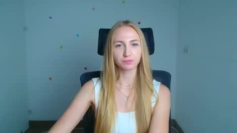 Snapshot of eva_oliviaa chatting on 10/15/25, 05:24 Eva online show from 10/15/25, 05:24