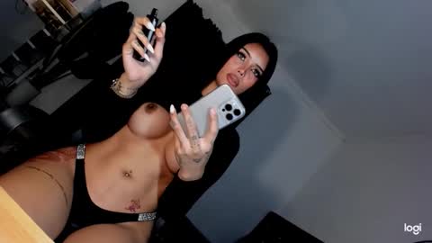 Snapshot of eva_penelope chatting on 03/04/26, 02:06 EVA online show from 03/04/26, 02:06