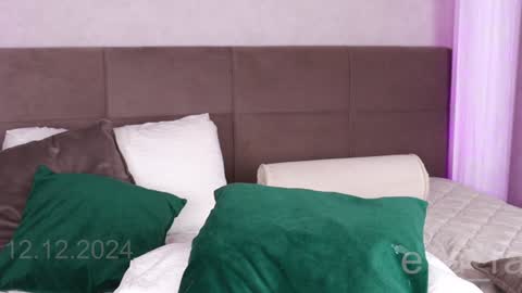 Eva online show from 12/13/24, 12:53