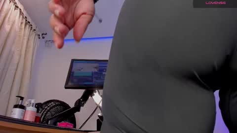 Eva online show from 12/21/25, 11:23