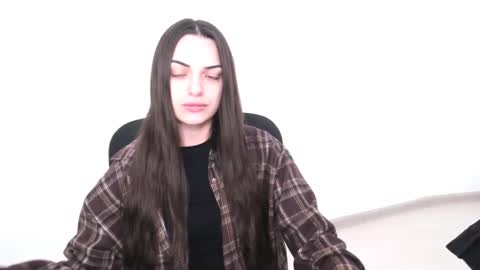 Eva online show from 02/05/25, 08:25