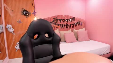 Snapshot of eva_saintt chatting on 10/08/25, 05:21 eva_saintt online show from 10/08/25, 05:21