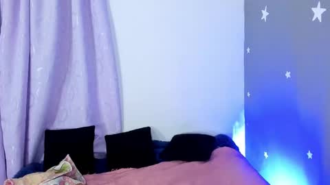 Snapshot of eva_sanderslee chatting on 12/19/24, 06:01 Eva online show from 12/19/24, 06:01