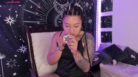 Snapshot of eva_sanderslee chatting on 09/25/25, 06:17 Eva online show from 09/25/25, 06:17