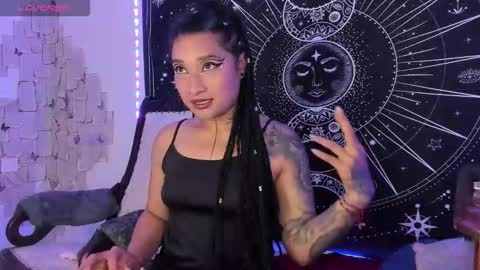 Snapshot of eva_sanderslee chatting on 11/05/25, 08:25 Eva online show from 11/05/25, 08:25