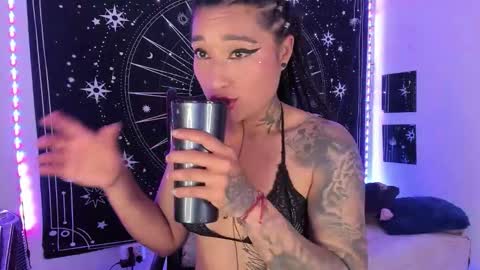 Snapshot of eva_sanderslee chatting on 11/15/25, 08:11 Eva online show from 11/15/25, 08:11