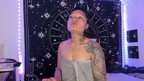 Snapshot of eva_sanderslee chatting on 11/19/25, 08:47 Eva online show from 11/19/25, 08:47