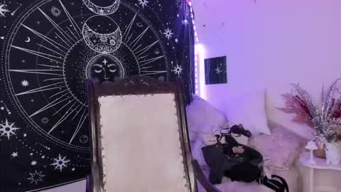 Snapshot of eva_sanderslee chatting on 02/18/26, 08:54 Eva online show from 02/18/26, 08:54