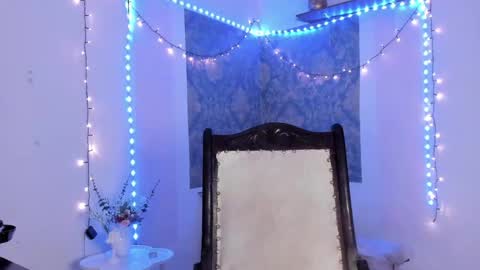 Snapshot of eva_sanderslee chatting on 03/13/26, 10:11 Eva online show from 03/13/26, 10:11