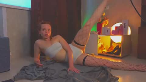 Snapshot of eva_sinn chatting on 06/24/26, 03:44 Hi there i am Eva and i wish create a nice community with you so join my Ticket Show for more pleasure online show from 06/24/26, 03:44