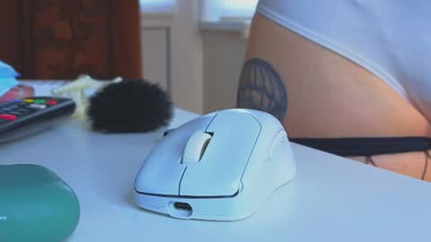 Snapshot of eva_sinn chatting on 06/29/26, 02:06 Hi there i am Eva and i wish create a nice community with you so join my Ticket Show for more pleasure online show from 06/29/26, 02:06