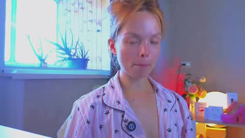 Snapshot of eva_sinn chatting on 07/08/26, 01:15 Hi there i am Eva and i wish create a nice community with you so join my Ticket Show for more pleasure online show from 07/08/26, 01:15