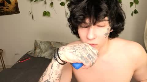 Eva Sunshine Blue Eyes online show from 05/02/26, 07:52