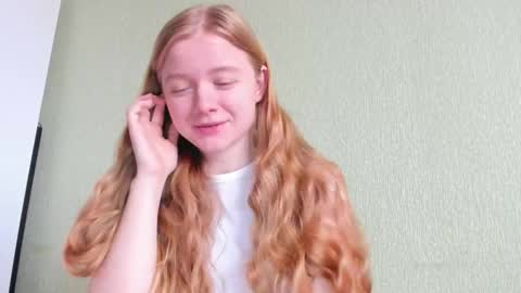Snapshot of eva_tomiok chatting on 10/12/25, 05:28 Eva online show from 10/12/25, 05:28