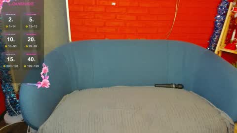 Snapshot of eva_willise chatting on 12/22/25, 03:31 Hi Im Eva new here online show from 12/22/25, 03:31