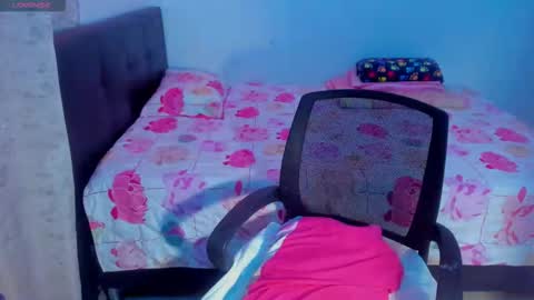 Snapshot of eva_xox chatting on 10/25/25, 04:09 Eva online show from 10/25/25, 04:09