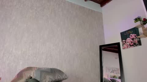 Snapshot of eva_zc chatting on 11/24/25, 01:00 Eva online show from 11/24/25, 01:00