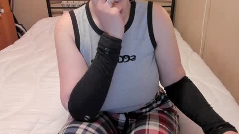 Eva online show from 05/01/26, 12:21