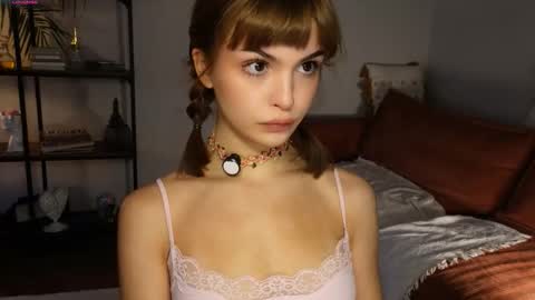 Hello my name is Eva its my first day here online show from 10/20/25, 07:31