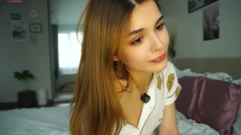 Hello my name is Eva its my first day here online show from 06/28/26, 09:48