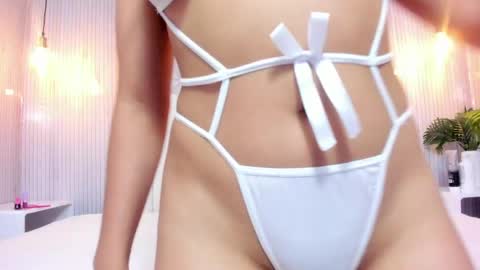 Snapshot of evaa_honey chatting on 05/17/26, 02:20 evaa_honey online show from 05/17/26, 02:20