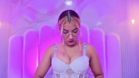 Snapshot of evaa_honey chatting on 05/25/26, 09:54 evaa_honey online show from 05/25/26, 09:54