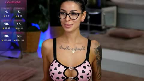 Snapshot of evaamanti chatting on 11/09/25, 06:55 Eva online show from 11/09/25, 06:55