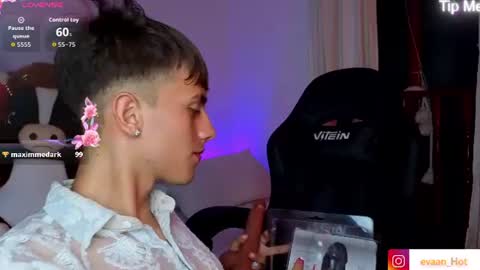 Snapshot of evaan_hot chatting on 07/10/26, 03:44 EVAN online show from 07/10/26, 03:44