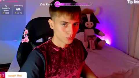 Snapshot of evaan_hot chatting on 07/31/26, 03:28 EVAN online show from 07/31/26, 03:28